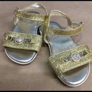 Young Versace Baby girl sandals with Medusa details-Gold